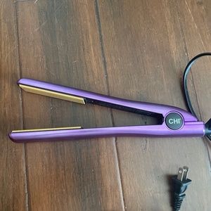 CHI metallic purple straightening/flat iron